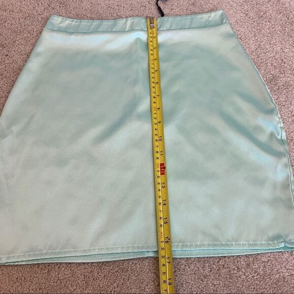 Pretty Little Thing Mint Green Satin High Waist Mini Skirt Sz 6 NWT - Picture 8 of 10